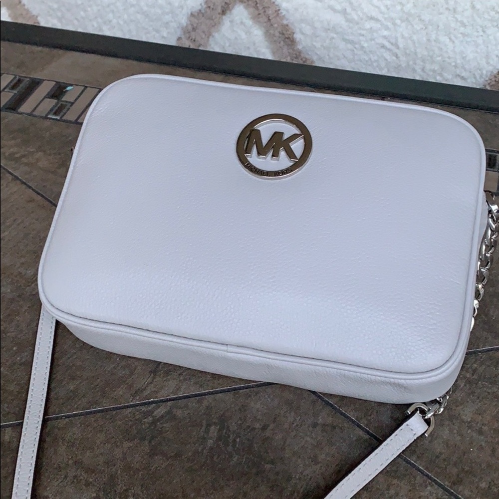 MICHAEL KORS FULTON LG EW CROSSBODY - Picture 7 of 16